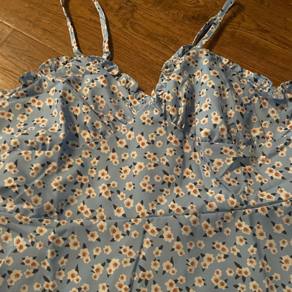 Blue floral dress 2X new - Picture 2 of 4